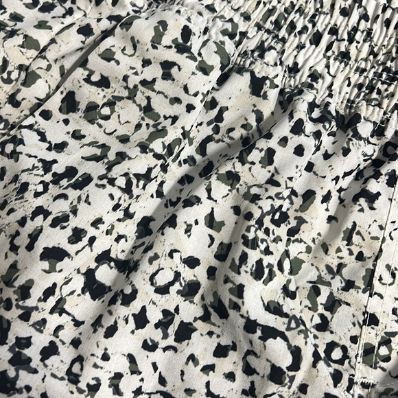 Lot of Two Old Navy Activewear Shorts Size M(8) - Picture 3 of 10